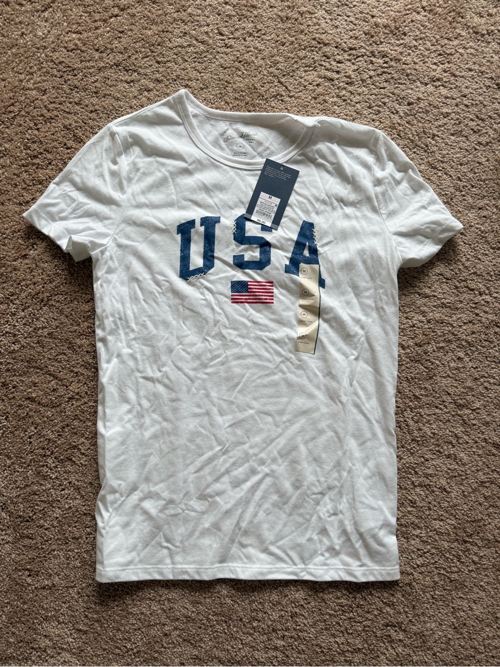 NWT Universal Thread USA T-Shirt Size M